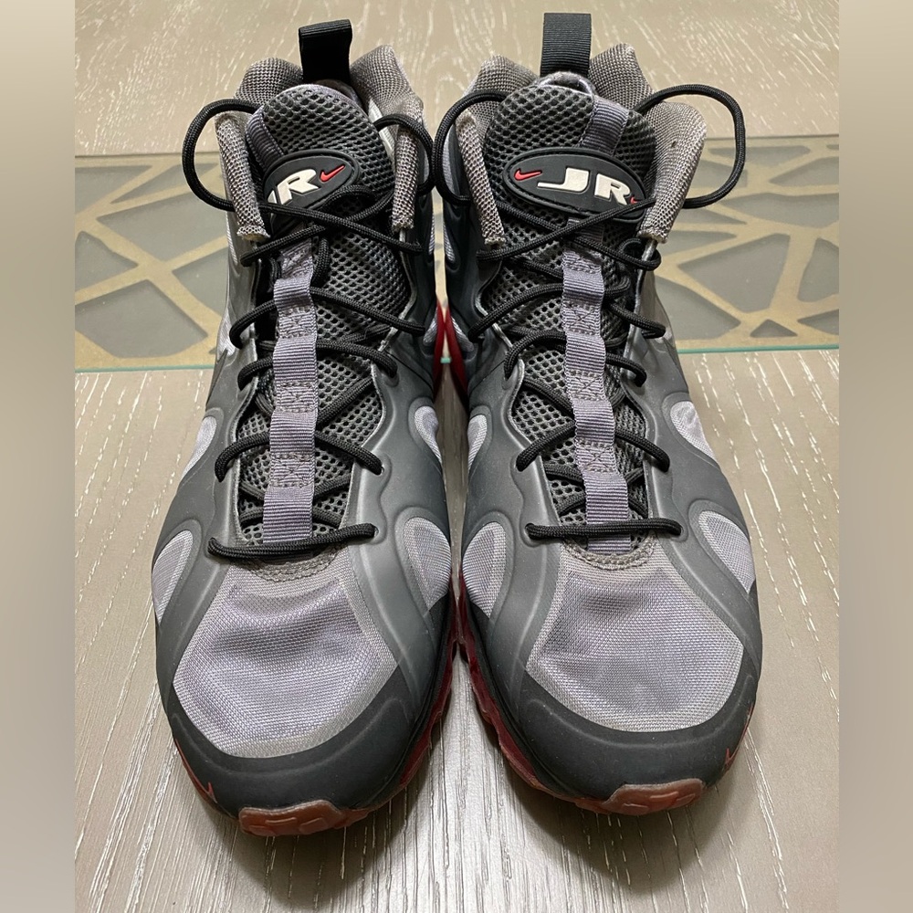 NIKE Men’s Athletic Sneaker